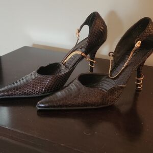 Elegant Brown Crocodile Pattern Heels